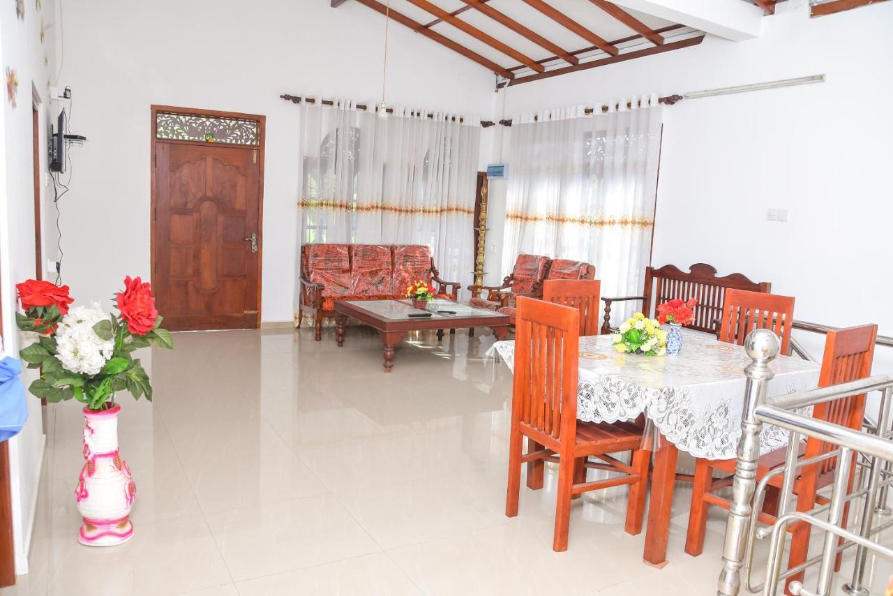 Rashmi Homestay Balapitiya Buitenkant foto